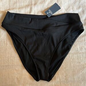 Hollister mid rise bikini bottom - NWT